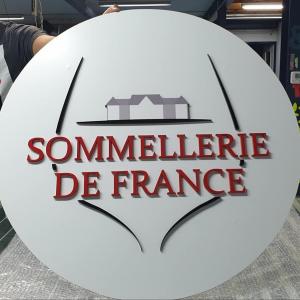 Logo en relief